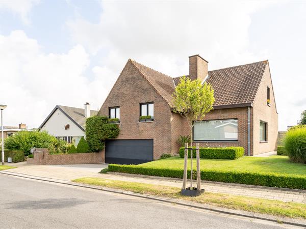 Rustig gelegen ruime villa aan de rand van Ieper centrum