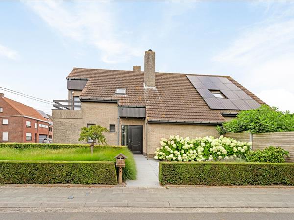 Klassevolle villa met zonnige tuin gelegen te Kortemark