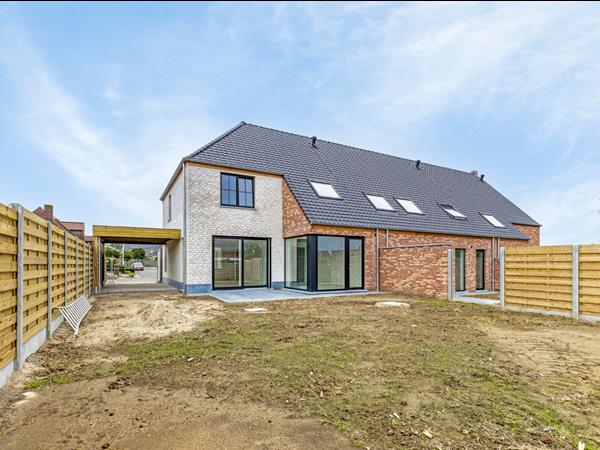 KANTWERK, woning in landelijke stijl