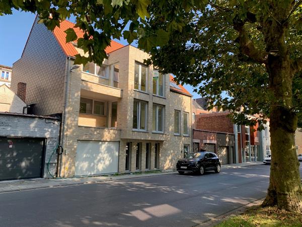 Ruim en lichtrijk appartement met uitzicht op groen!